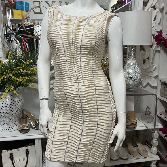 Herve Leger Dresses & Skirts - Herve Leger Ivory Sleeveless Chain Dress S
